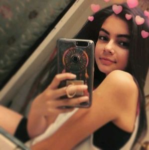 Meet your Posher, Crystal